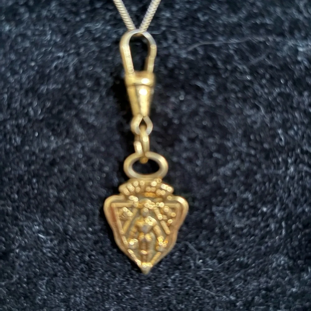 Gucci Gold Tone Zipper Pull replacement chain included - Picture 2 of 4